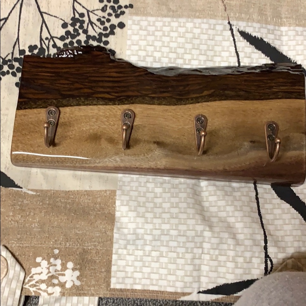 Live Edge Key Holder